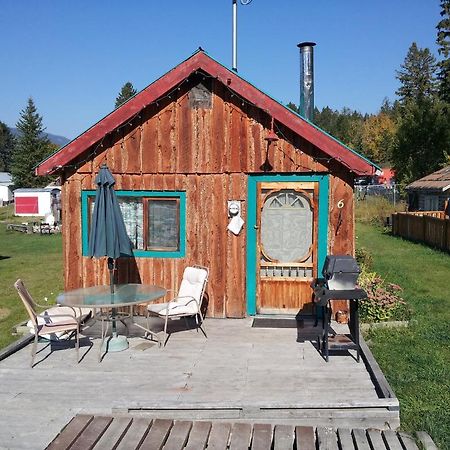 Steamboat Mountain Chalets Spillimacheen Bagian luar foto