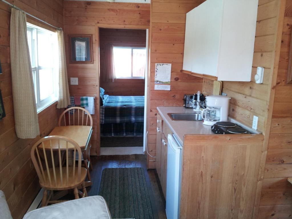 Steamboat Mountain Chalets Spillimacheen Ruang foto