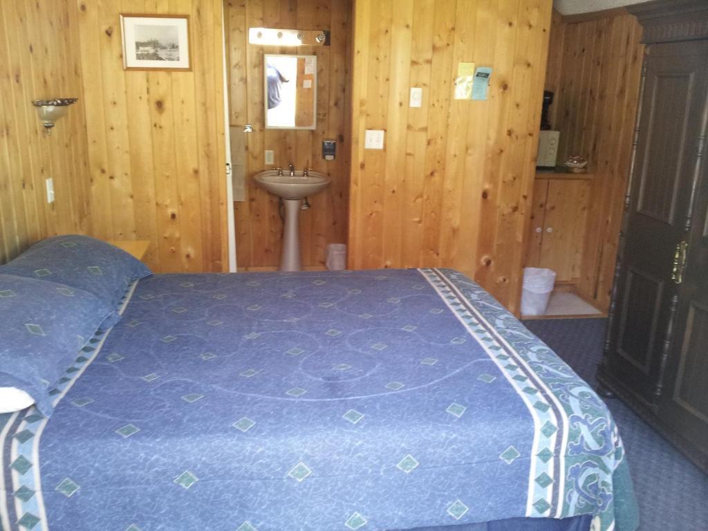 Steamboat Mountain Chalets Spillimacheen Ruang foto