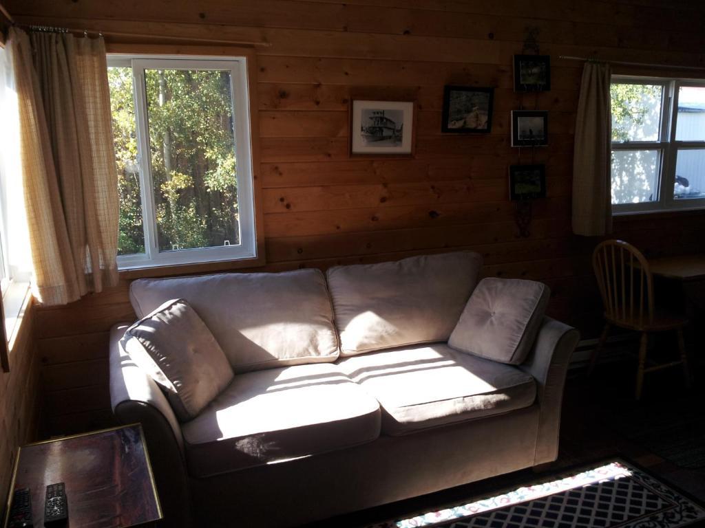Steamboat Mountain Chalets Spillimacheen Ruang foto