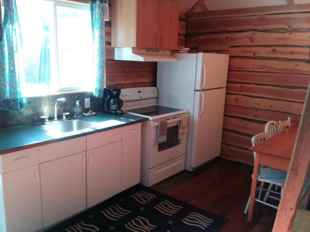 Steamboat Mountain Chalets Spillimacheen Ruang foto