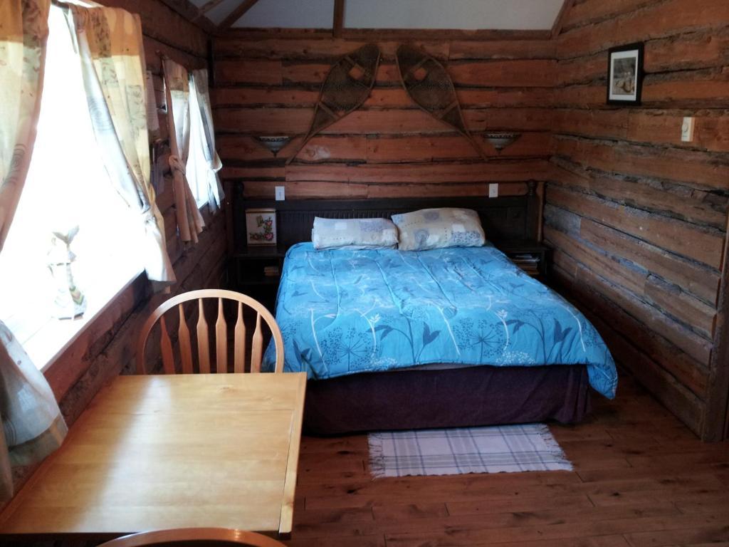 Steamboat Mountain Chalets Spillimacheen Ruang foto