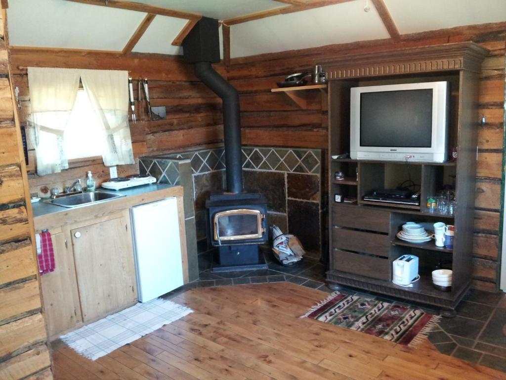 Steamboat Mountain Chalets Spillimacheen Ruang foto