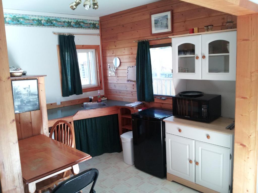 Steamboat Mountain Chalets Spillimacheen Ruang foto