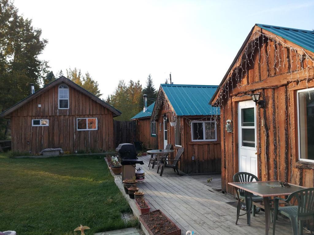 Steamboat Mountain Chalets Spillimacheen Bagian luar foto